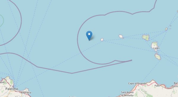 Terremoto, sciame sismico alle Isole Eolie: due scosse di magnitudo 4.6 e 4.3 avvertite anche a Palermo