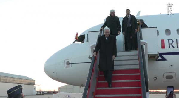 Il Presidente Mattarella arriva all’aeroporto di Salamanca