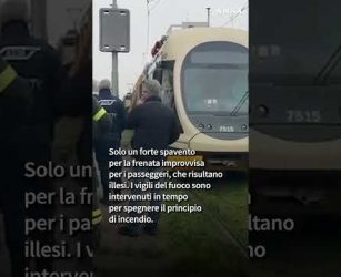 Fiammata su un tram, domato a Milano il principio di incendio #ansa #news