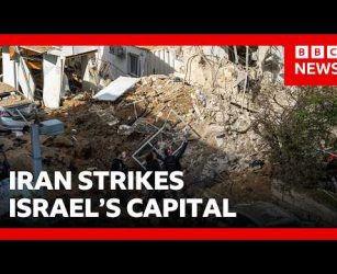 Iran strikes Israeli capital Tel Aviv as US says talks with Tehran remain 'fluid' | BBC News
