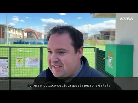 Si finge il padre di un bimbo di 8 anni e cerca di rapirlo, arrestato #ansa #news