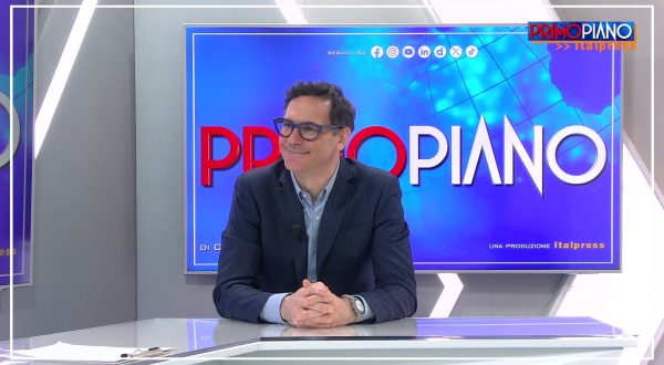 “Il peso della terra”, un viaggio nelle materie prime con Francesco Vecchi