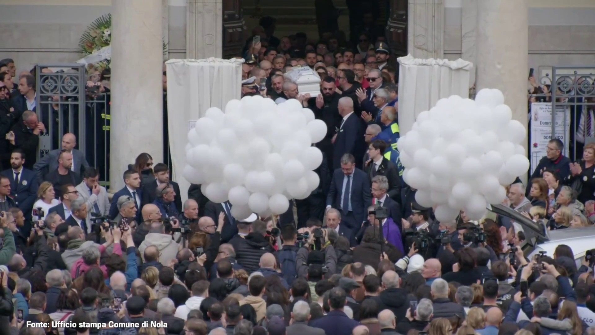 A Nola l'ultimo saluto al piccolo Domenico Caliendo