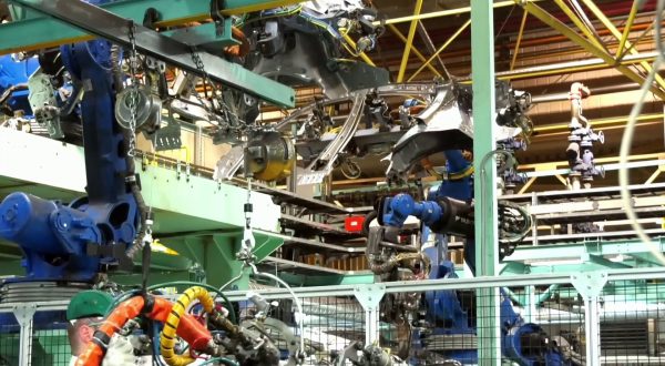 Industria, a febbraio in calo prezzi produzione