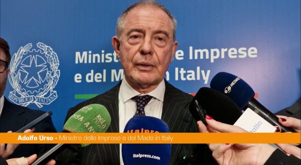 Caro energia, Urso “Al lavoro per pacchetto interventi di compensazione in Cdm”
