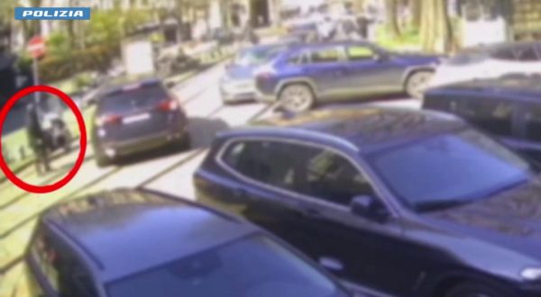 Rapina un orologio da 250 mila euro in centro a Milano, arrestato un 60enne