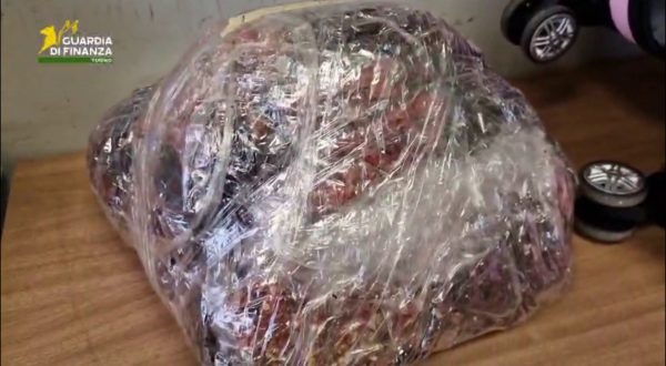 Proveniva dalla Spagna con 9kg di droga, arrestata una 28enne nigeriana