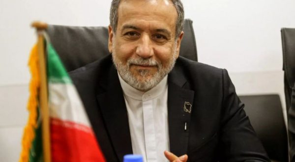 Iran, Araghchi “Non stiamo negoziando con gli Stati Uniti”