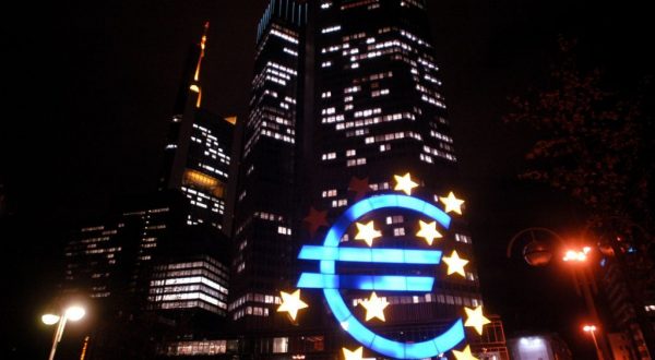 Bce, tassi fermi ma conflitto in Mo frena crescita e rilancia l’inflazione