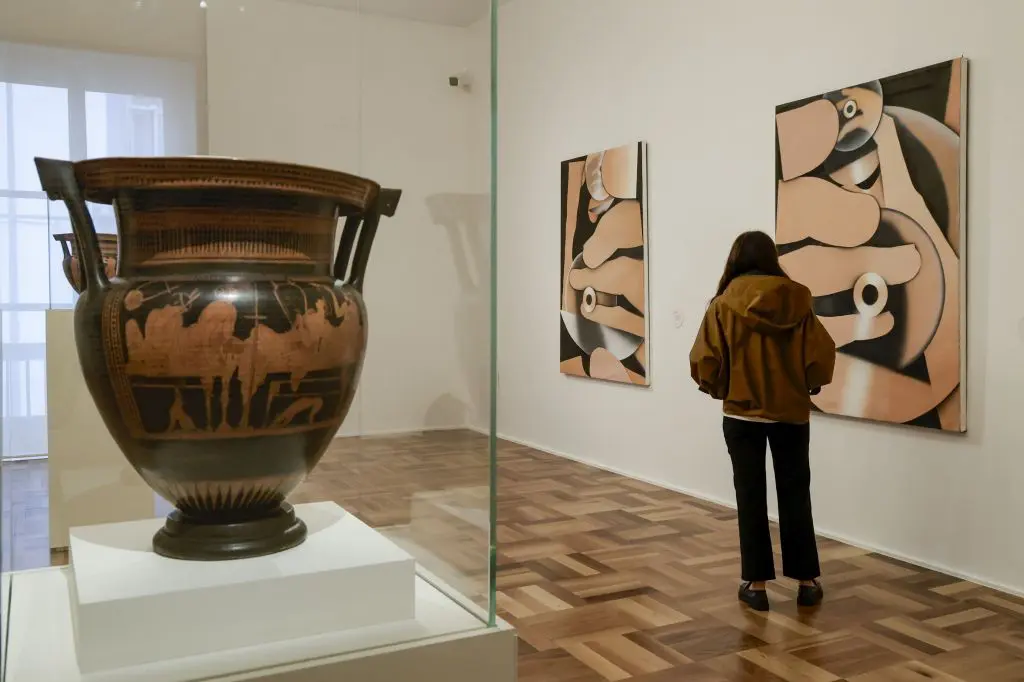 &ldquo;Vortici&rdquo;, alle Gallerie d&rsquo;Italia di Napoli Worth dialoga con la ceramica antica