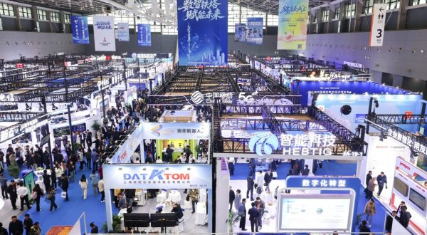 Cina pubblica linee guida per promuovere sviluppo e-commerce di alta qualità