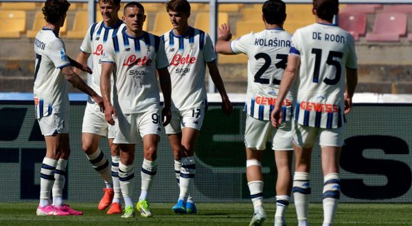 L’Atalanta vince a Lecce e accorcia su Como e Roma