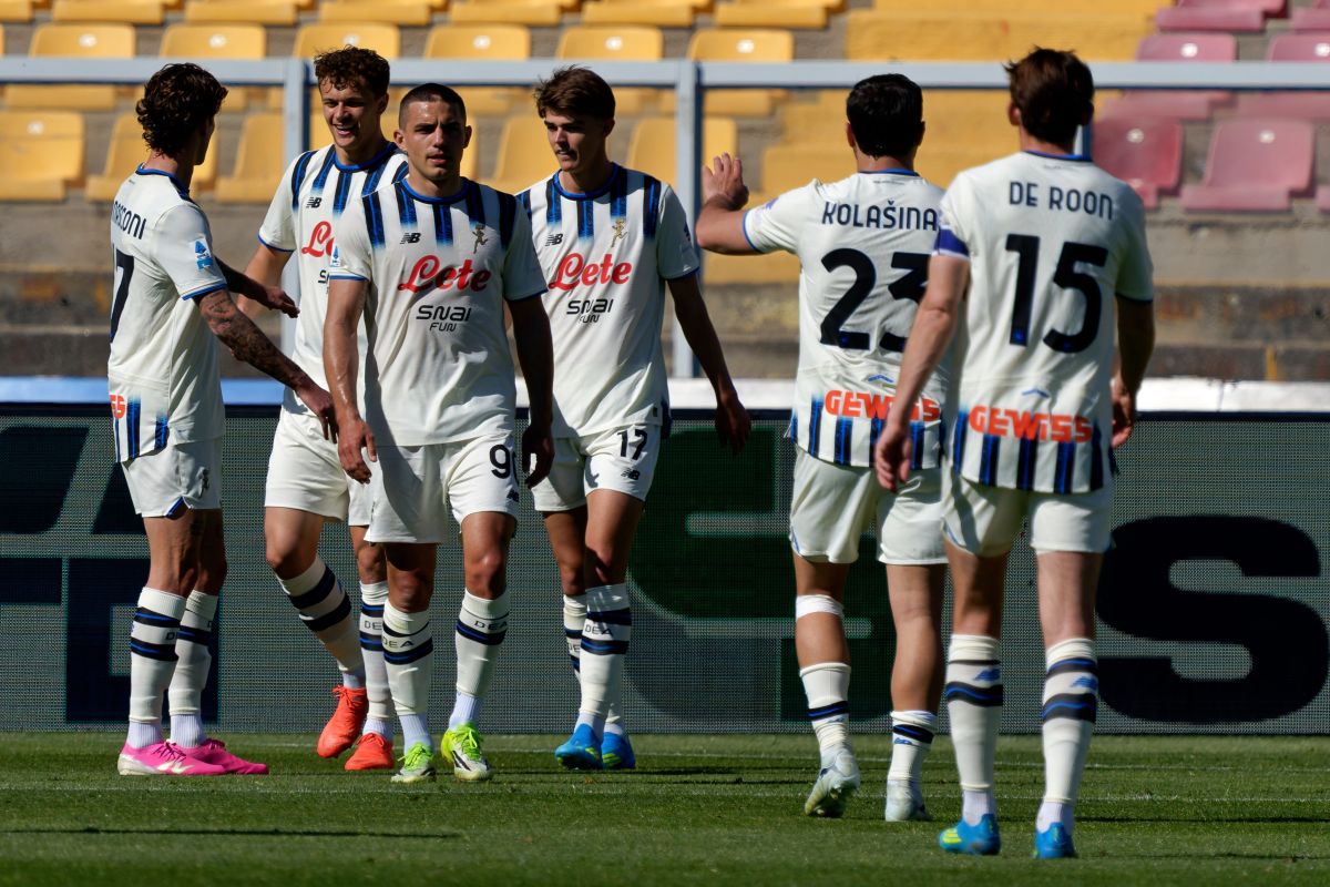 L&rsquo;Atalanta vince a Lecce e accorcia su Como e Roma