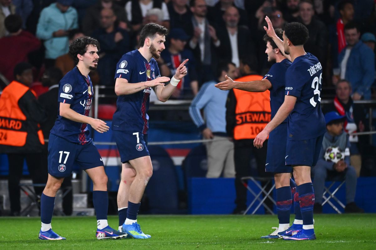 Dou&egrave; e Kvaratskhelia stendono il Liverpool: il Psg vince 2-0