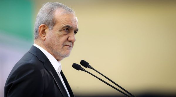 Iran, Pezeshkian “Non abbandoneremo i libanesi”