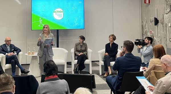 Diabete, da Roche un sistema di monitoraggio del glucosio basato sull’IA