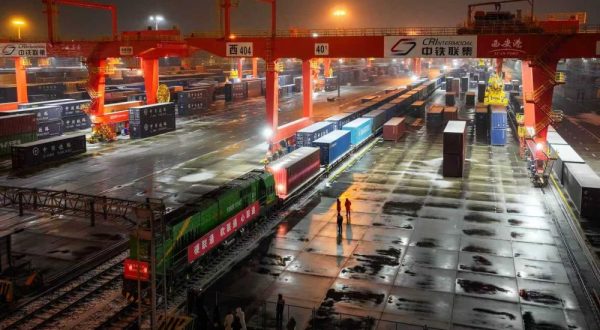 China Railway Express, boom di viaggiatori per la rotta transcaspica Xìan-Baku