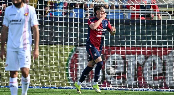 Sebastiano Esposito regala il successo al Cagliari: Cremonese ko 1-0