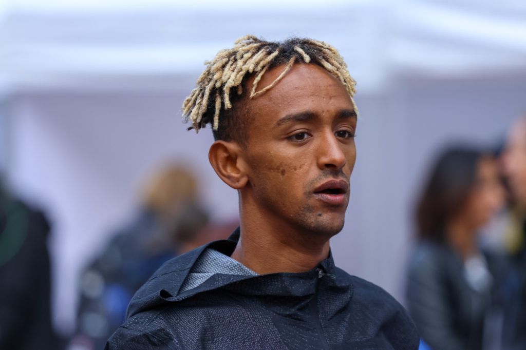 Impresa Crippa, &egrave; il primo italiano a vincere la Maratona di Parigi