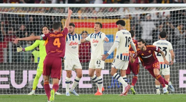 Hermoso risponde a Krstovic: 1-1 tra Roma e Atalanta