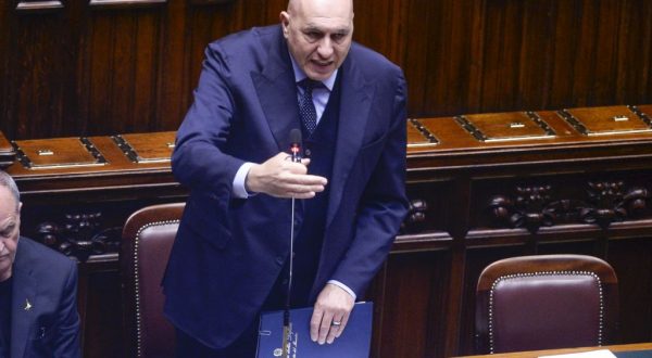 Iran, Crosetto “A Hormuz con l’Onu, ma il Parlamento dica sì anche senza suo ok”