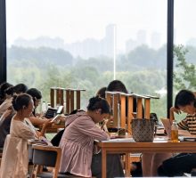 Cina, il tasso di lettura in aumento grazie alla crescita del formato digitale