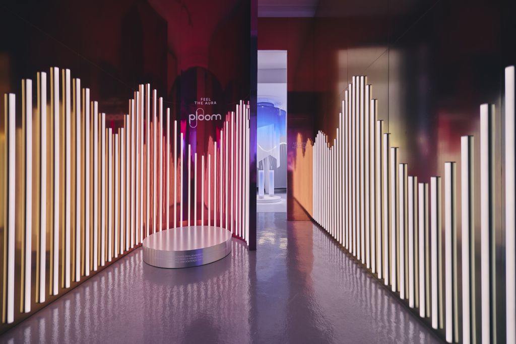 Ploom, l&rsquo;installazione immersiva &ldquo;Feel The Aura&rdquo; alla Milano Design Week