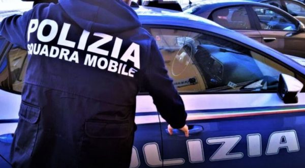 Neonazismo online, arrestato 19enne a Pavia e 14 giovani indagati in tutta italia