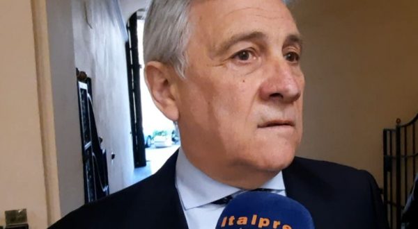 Tajani “Valutiamo restrizioni a import di beni prodotti in Cisgiordania”