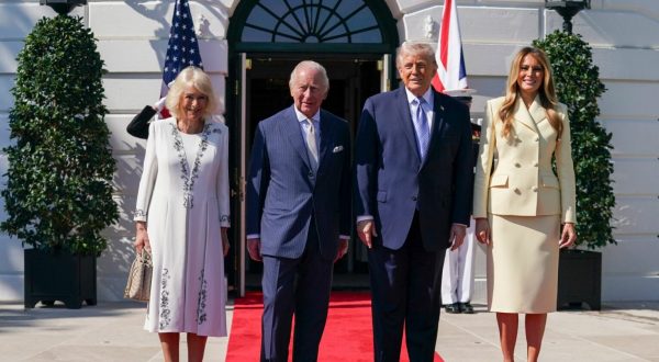 Re Carlo e Camilla ricevuti alla Casa Bianca da Trump e Melania
