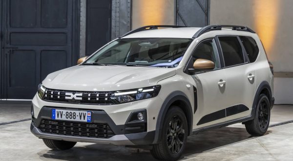 Dacia Jogger ora è più potente, ibrido e GPL