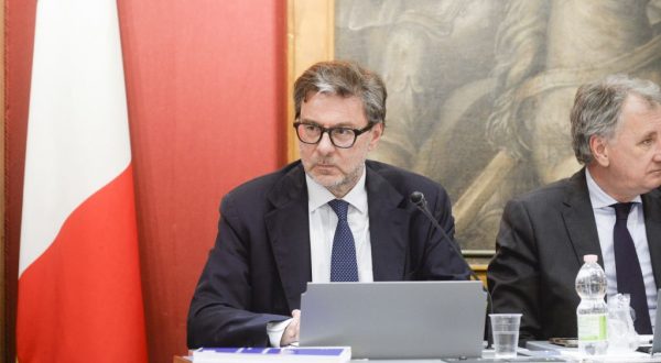 Patto di stabilità, Giorgetti “Difficile sostenere clausola che esclude spese difesa”