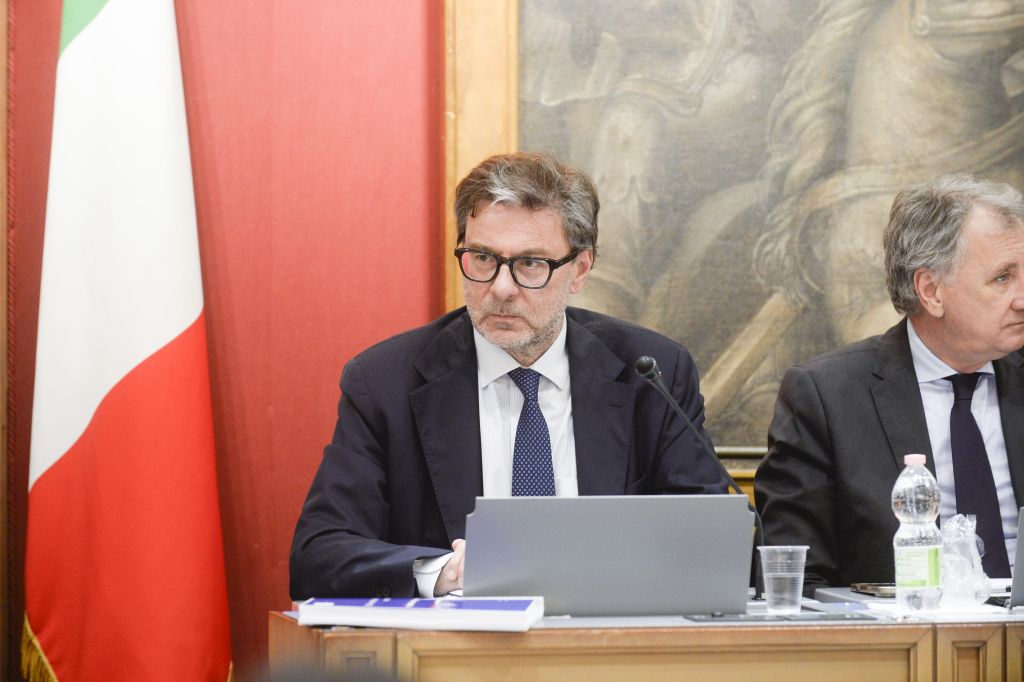 Patto di stabilit&agrave;, Giorgetti &ldquo;Difficile sostenere clausola che esclude spese difesa&rdquo;