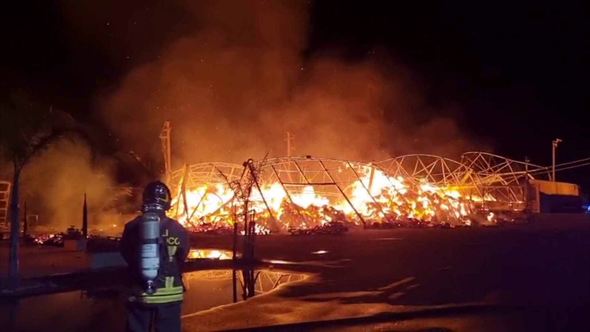 Incendio nella notte a Santa Croce Camerina, nessun coinvolto