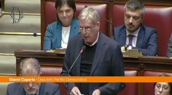 Alla Camera discorso di Cuperlo in stile Cetto La Qualunque contro dl Sicurezza