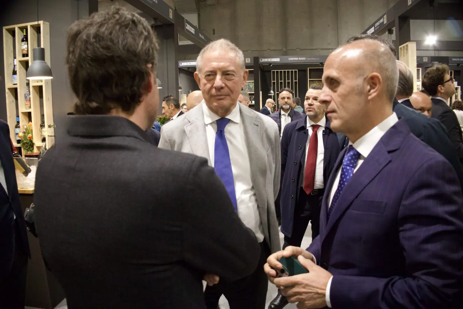 Urso “Padiglione della Regione Siciliana al Vinitaly è sintesi di qualità, lavoro e visione”