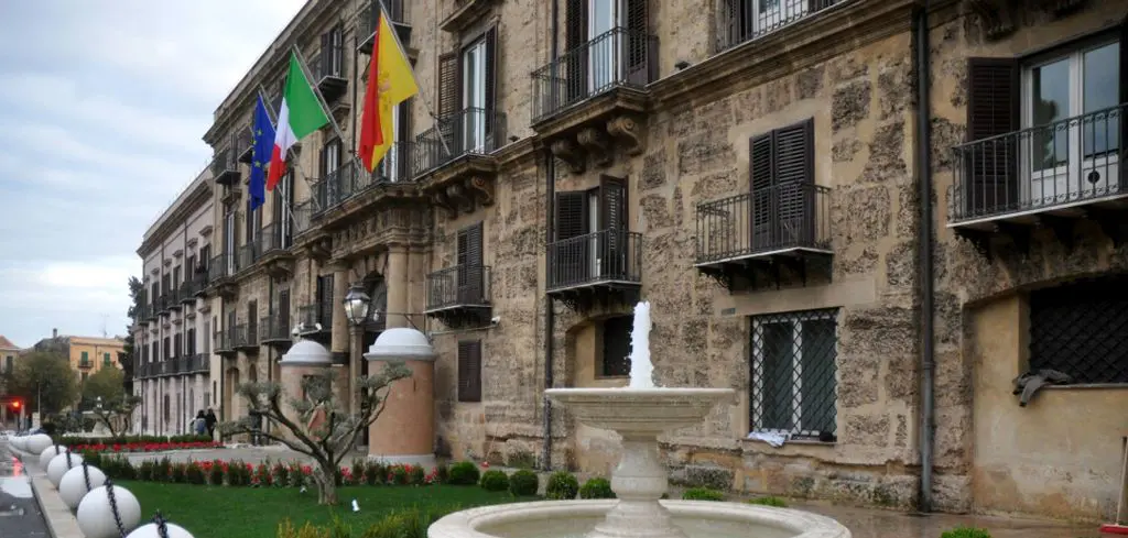 Si sgonfia il caso La Vardera, nessuna spesa allegra da Schifani