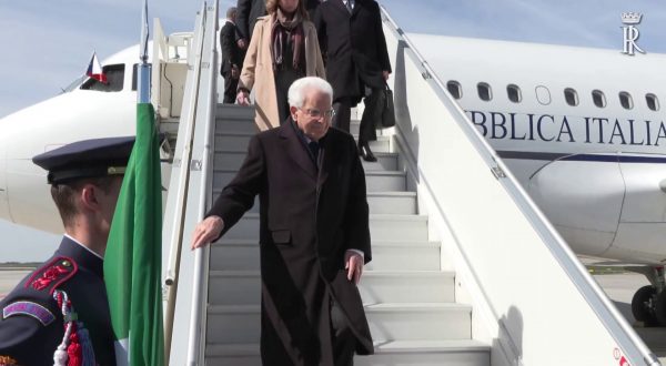 Mattarella atterrato all’aeroporto di Praga, al via visita in Repubblica Ceca