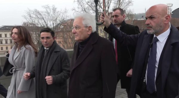 Mattarella visita il Ponte Carlo a Praga