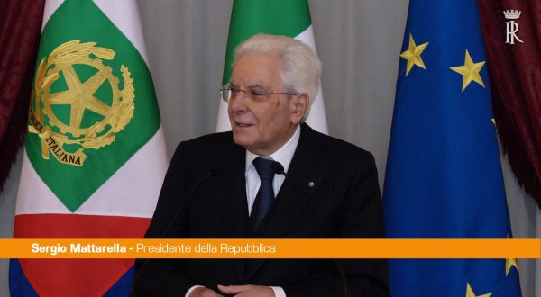 Mattarella “Con più autoironia i potenti eviterebbero difficoltà e imbarazzi”
