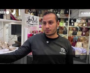 Lo shock energetico per la guerra, chiusure anticipate per contenere le bollette #ansa #news