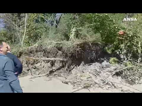 Comune dauno ancora isolato dopo il maltempo, ‘al lavoro per liberare le strade’. #ansa #news