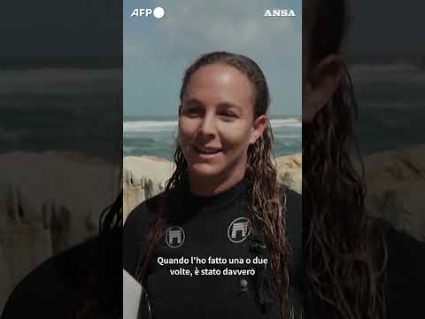 “E’ la nostra terapia”, la sfida dei surfisti israeliani tra sirene e allarmi antibomba #ansa #news