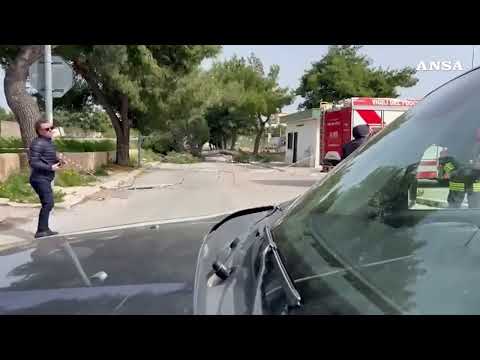 Allerta vento in Puglia, morti una 12enne e un operaio#ansa #news