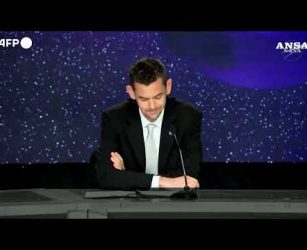Il capo della Nasa: "Gli astronauti di Artemis II stanno bene e sono al sicuro"#ansa #news