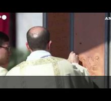 Il Papa: "Chi ha il potere di scatenare le guerre scelga la pace"#ansa #news