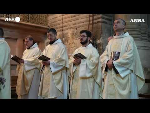 Pasqua a Gerusalemme, Messa senza fedeli al Santo Sepolcro. Restrizioni per la guerra #ansa #news