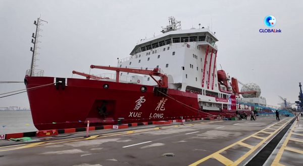 Cina, rompighiaccio polare torna in patria dopo la spedizione in Antartide