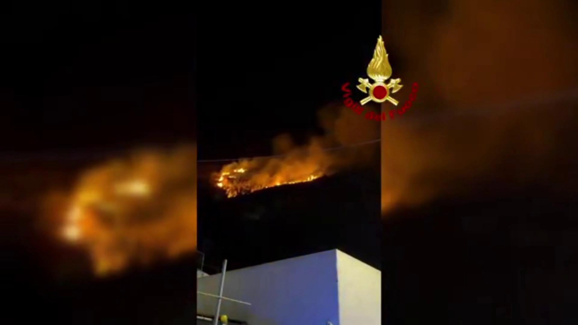 Incendio minaccia abitazioni a Ischia, le operazioni di spegnimento