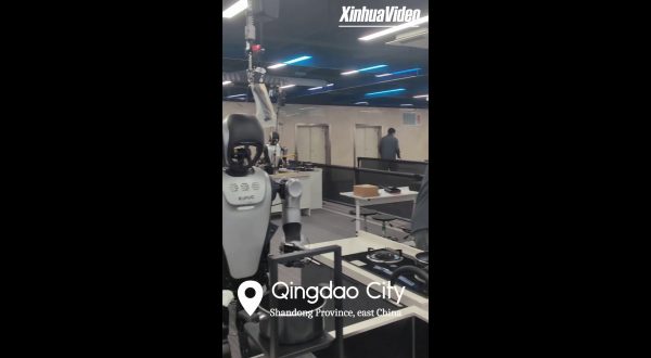Cina, robot umanoidi addestrati per diventare assistenti intelligenti